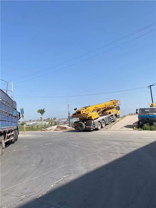 绿园区25吨吊车的租赁价格大概是多少？