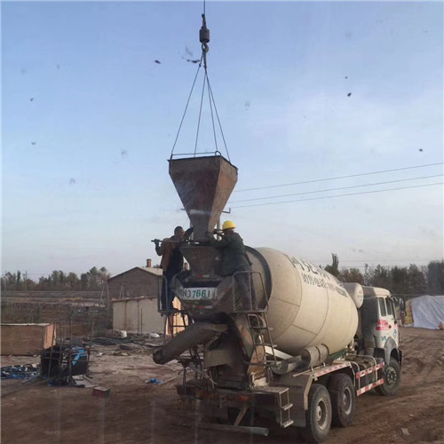 绿园区“精准瞄准”—— 吊车的 “定位导航” 技术